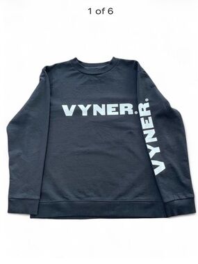 Vyner Articles Men’s Black Logo Crewneck Sweater
Size Large